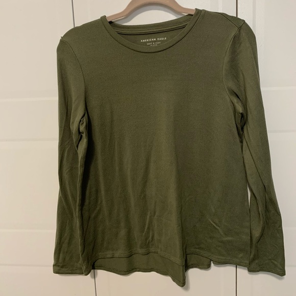 American Eagle Outfitters Tops - Soft olive long sleeve
